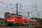 DB111 193 kommt am 22.05.2011 an der Einfahrt Frankfurt vorbei.