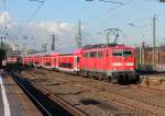 111 015-4 am RE9 in K�ln Messe/Deutz am 06.11.2012