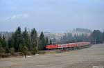 111 067-5 mit der RB 59507 von M�nchen nach Mittenwald am 02.04.2013 bei Schmal-See.