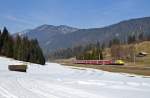 111 024-6 mit der RB 5417 von M�nchen nach Innsbruck am 04.04.2013 bei Klais.