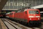 120 138 zog zusammen mit 110 352 den CNL nach N�rnberg HBF am 30.07.2010 in M�nchen HBF