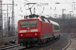 Die 120 132-6 als Schublok am IC 2861 von K�ln Hbf nach Berlin Ostbahnhof in Essen Hbf am 26,02,10