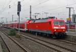 120 208-4 am RE9 rtg Siegen in K�ln/Messe-Deutz am 07.10.2010 