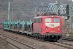 140 024-1 mit leerem Autozug in K�ln West am 12.02.2011