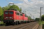 140 810-3 mit 140 806 am  Andernacher  in Br�hl am 01.05.2012