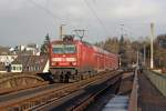 Die 143 216-0 mit RE 12014 nach Saarbr�cken Hbf auf der Koblenz G�lser Eisenbahnbr�cke am 02,01,11
