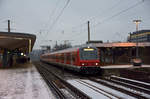 143 853-0 schiebt die S1 (Dortmund Hbf - Bochum Hbf) am 07.01.2017 zur Abstellung in Bochum-Ehrenfeld.