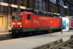 Die 143 803 wartet abge�ggelt am 11.05.2010 am Gleis 1 des HBF´s um von 143 986-6 ins BW-Frankfurt Griesheim zu ziehen.