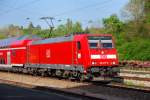 146 215-9, aufgenommen am 07.05.11, bei der Durchfahrt durch Neuoffingen.