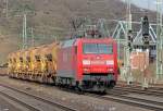152 041-0 mit DB Schotterzug in K�ln West am 11.03.2011