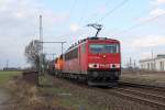 Die 155 035-9 mit der northrail 261 302-4 in Porz-Wahn am 06,03,12