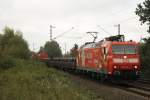 185 142 mit einem G�terzug am 12.10.2010 in Hannover Limmer.