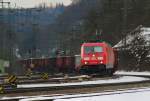 185 375-3, aufgenommen am 21.02.10, bei der Einfahrt in den Bahnhof Treuchtlingen.