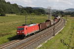 185 220-1 mit einem gemischten G�terzug aus W�rzburg kommend am 18.