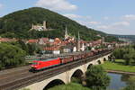185 079 mit einem gemischten G�terzug am 23.