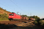 185 144 mit einem gemischten G�terzug aus W�rzburg kommend am 6.