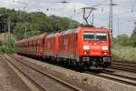 185 252-4 und 185 XXX-X bei der Durchfahrt in K�ln West am 15.07.10 