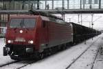 189 800 am 11.12.2010 im Bahnhof von Regensburg