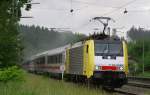ES 64 F4-089 in EC-Diensten, aufgenommen am 31.05.10, bei der Durchfahrt durch A�ling.