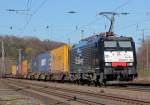 ES 64 F4-208 der ERS Railways mit Containerzug in K�ln West am 19.03.2011