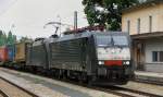 ES 64 F4-281 + ES 64 U2-005, aufgenommen am 11.06.11, bei der Durchfahrt durch A�ling, Obb.