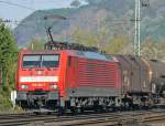 189 022-7 bei der Durchfahrt in Kinz am Rhein am 24.04.2010