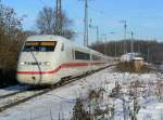 Ein ICE 2 in K�ln West am 30.12.2010