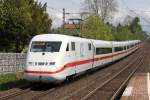 Der ICE 2 402 033-5 in Erkrath am 02,05,10
