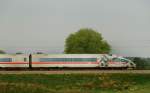 Der Frauen WM Triebkopf 403 512-7, ICE  Montabaur , aufgenommen am 29.04.11, kurz nach Jettingen, Strecke Augsburg-Ulm.