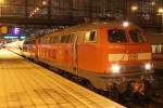 Die 218 833-2 und 218 838-1 mit einen defekten ICE3 in K�ln Hbf am 28,02,10