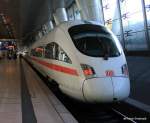 Eine ICE411-T doppeltraktion im Frankfurter Flughafen Fernbahnhof.