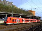 Koblenz Hbf am 03.04.2010 Triebwagen 425 657-7 f�hrt vom Bahnhof ab.