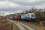 182 912-6 war am 21. Februar 2014 mit einem Containerzug bei Th�ngersheim im Maintal unterwegs.