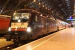 Die ES 64 U2-061 (182 561-1) mit IC 1817 in K�ln Hbf am 28,02,10