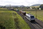 187 301-7 mit einem sp�rlich beladenem Containerzug am 19.