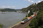 186 491 von  RAILPOOL  mit einem Containerzug am 22.