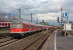 Eine N-Wagen Garnitur geschoben von 111 124-4 in K�ln Messe/Deutz am 12.04.2013