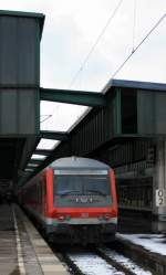 Nochmal ein Foto mit Wittenberger Steuerwagen und der bald schon historiscchen Halle des Stuttgarter Hbf´s.