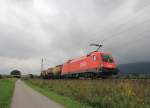 1016 048-9 mit einem G�terzug aus Salzburg kommend am 27.