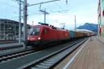 1116 118-1 mit einem Containerzug am 13.